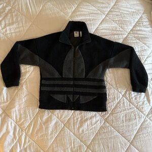 Adidas Black and Gray Zip-Up Fleece Jacket Giant Logo. Men’s Small.